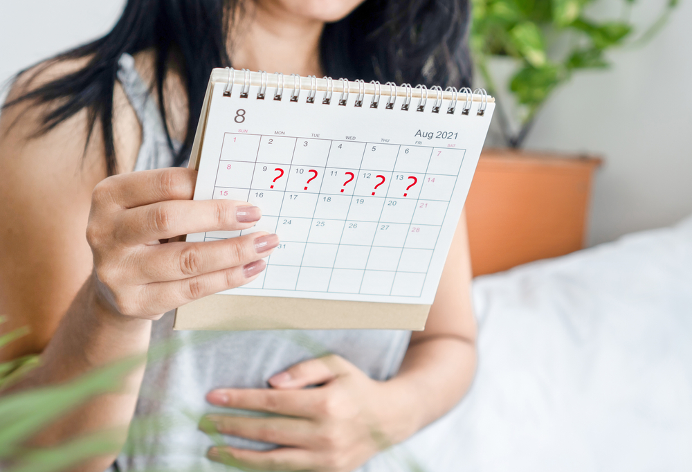 É normal a menstruação atrasar: veja 7 motivos sem ser gravidez